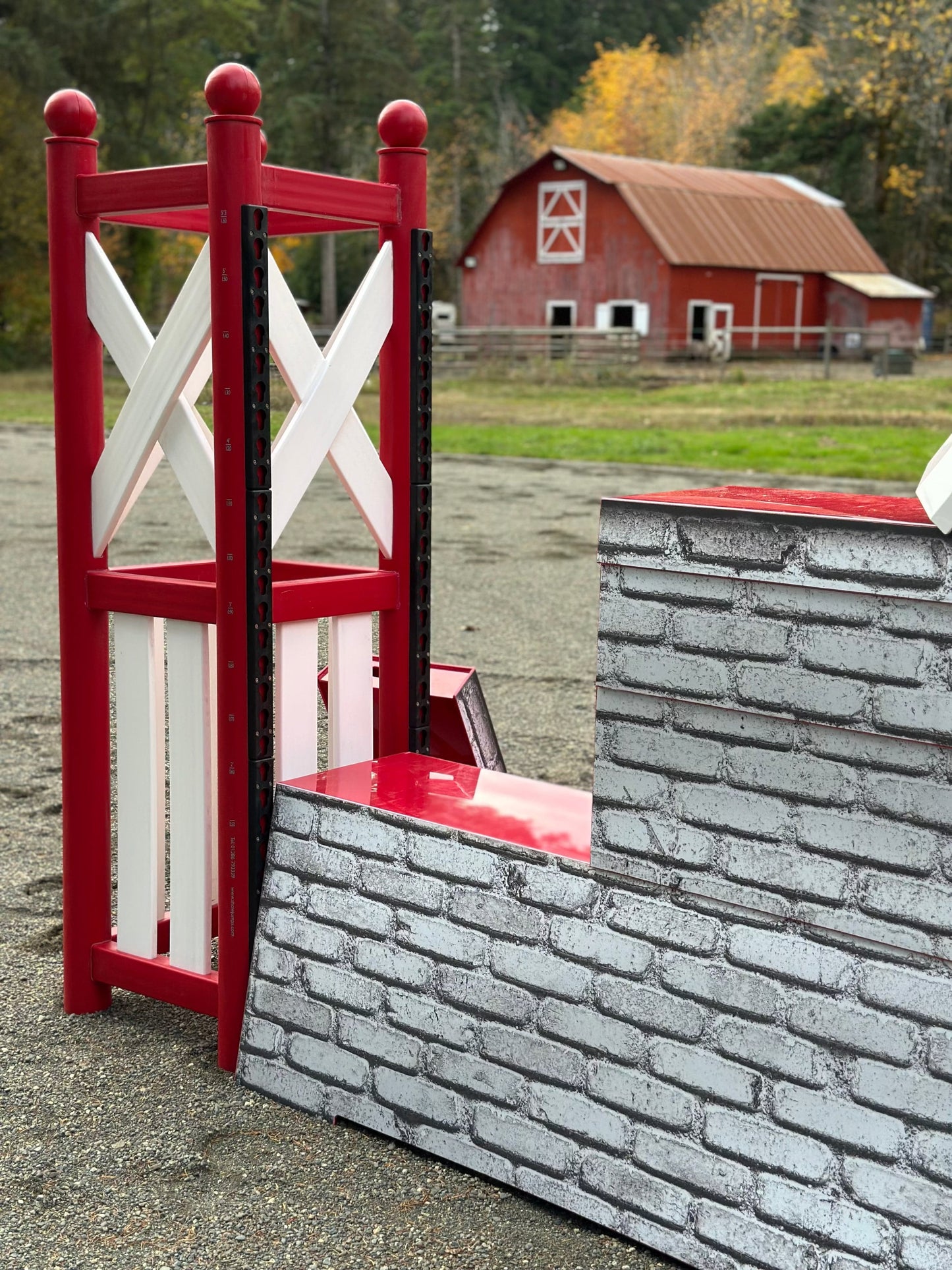 Jump 4 Joy Complete Jumps 10' ft Puissance Wall with Jump Towers